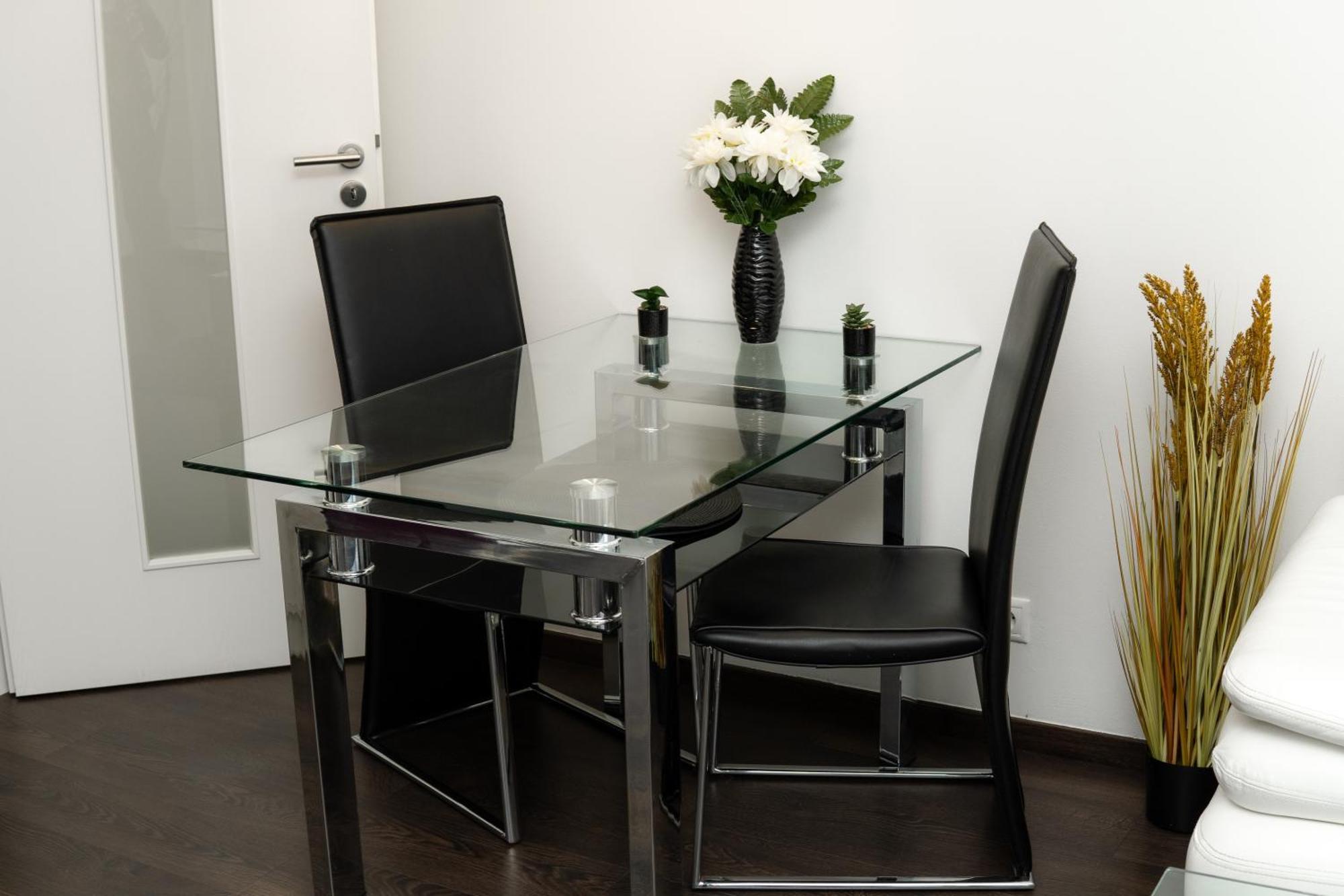Bnb New Beautiful Apartment In The Center Of Ostrava With Option Garage Parking Buitenkant foto
