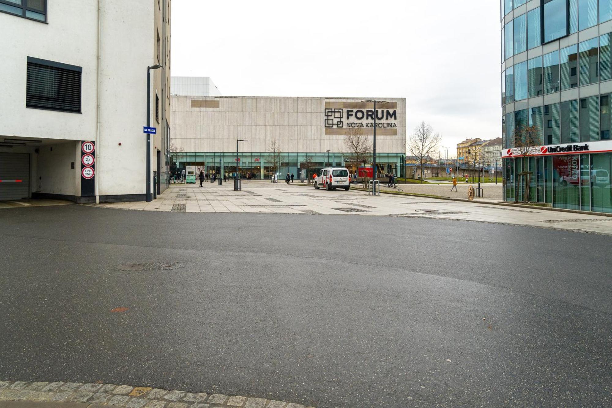 Bnb New Beautiful Apartment In The Center Of Ostrava With Option Garage Parking Buitenkant foto