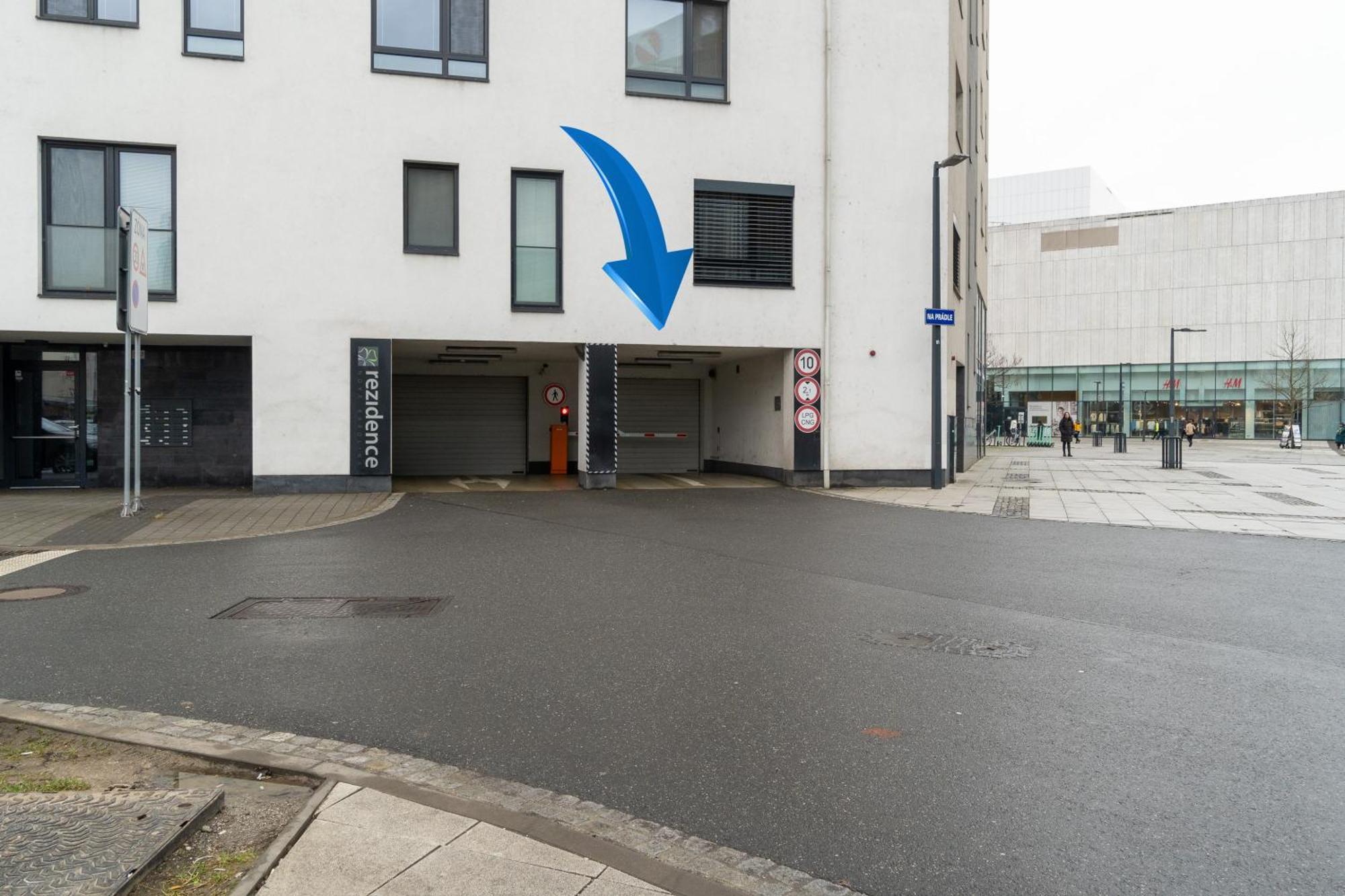Bnb New Beautiful Apartment In The Center Of Ostrava With Option Garage Parking Buitenkant foto
