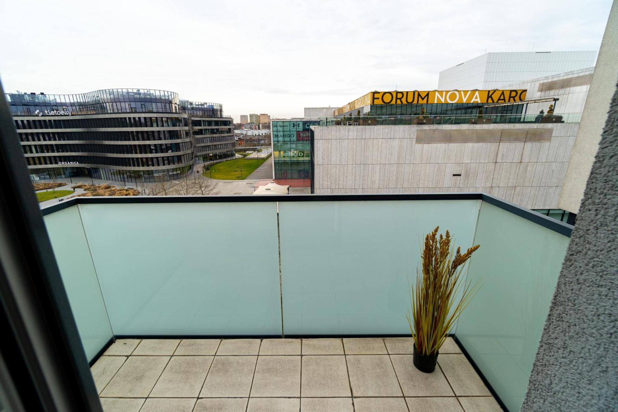 Bnb New Beautiful Apartment In The Center Of Ostrava With Option Garage Parking Buitenkant foto