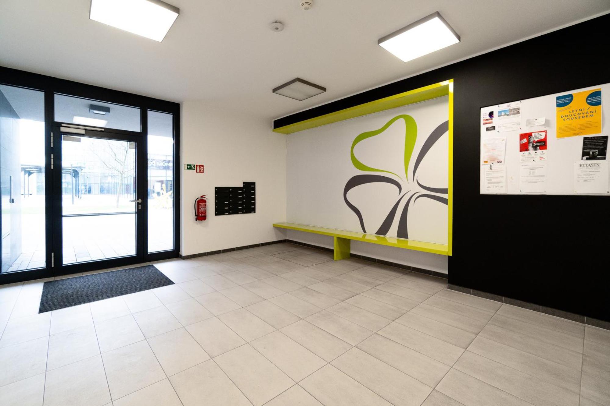 Bnb New Beautiful Apartment In The Center Of Ostrava With Option Garage Parking Buitenkant foto