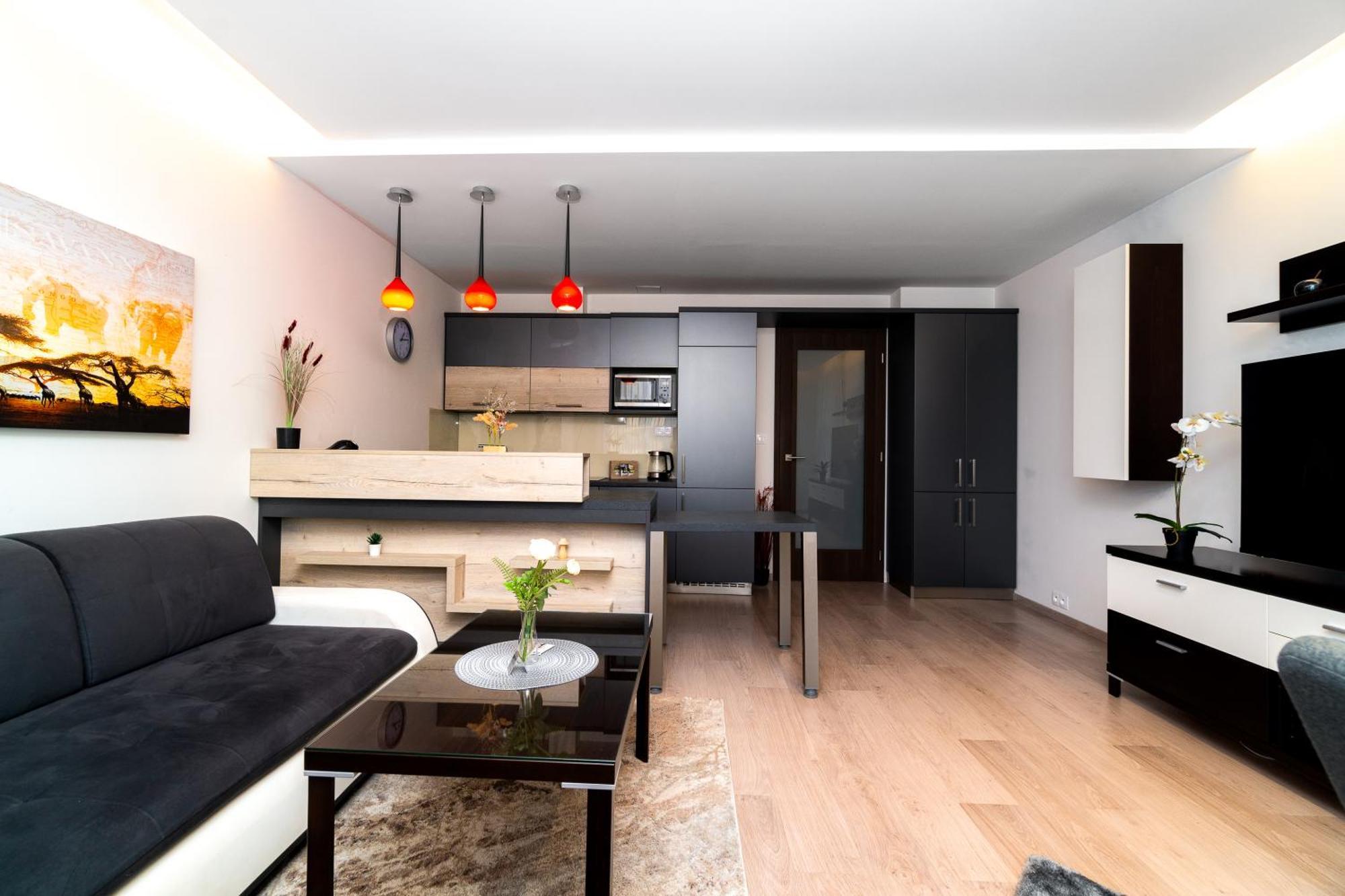 Bnb New Beautiful Apartment In The Center Of Ostrava With Option Garage Parking Buitenkant foto