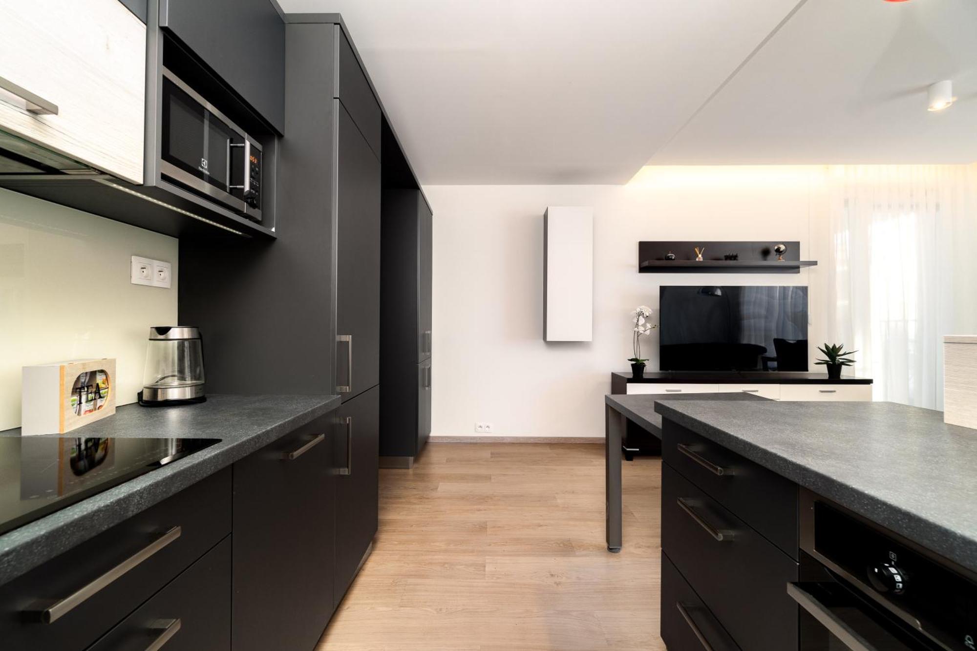 Bnb New Beautiful Apartment In The Center Of Ostrava With Option Garage Parking Buitenkant foto