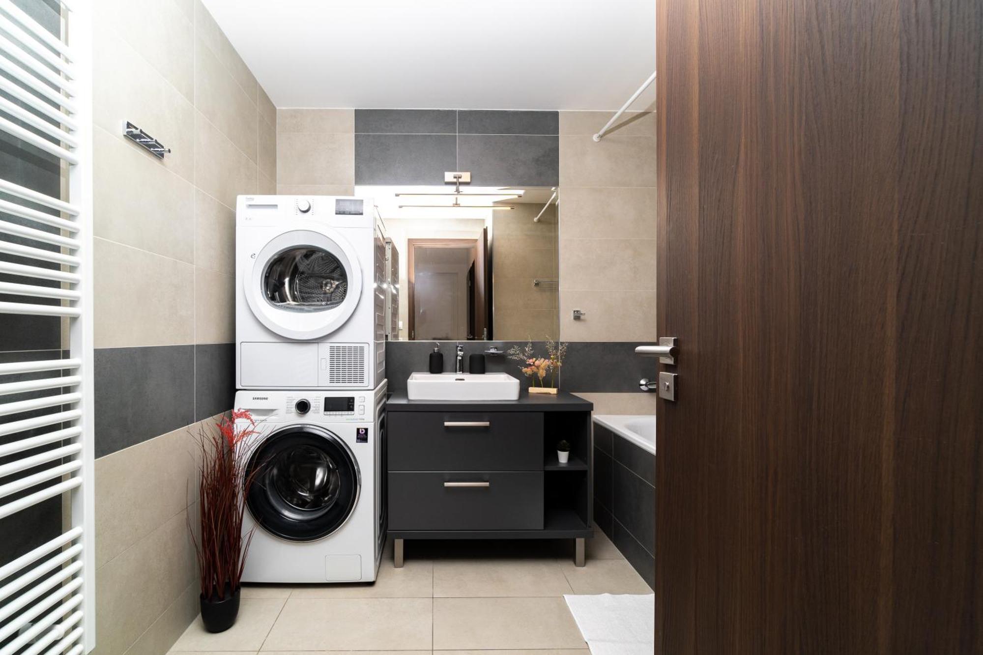 Bnb New Beautiful Apartment In The Center Of Ostrava With Option Garage Parking Buitenkant foto